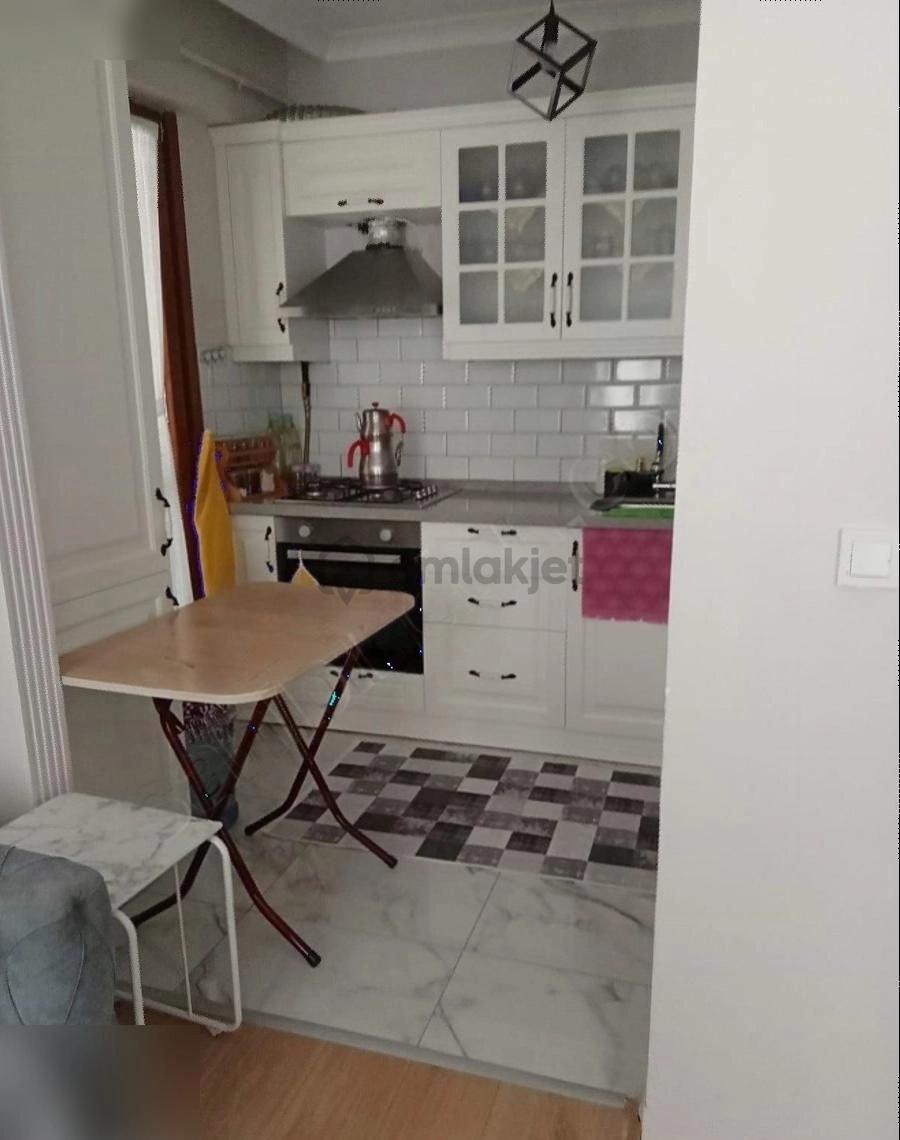 Kemerburgaz Merkezde 2+1 65 M2 Yarı Açık Mutfaklı Satılık Daire