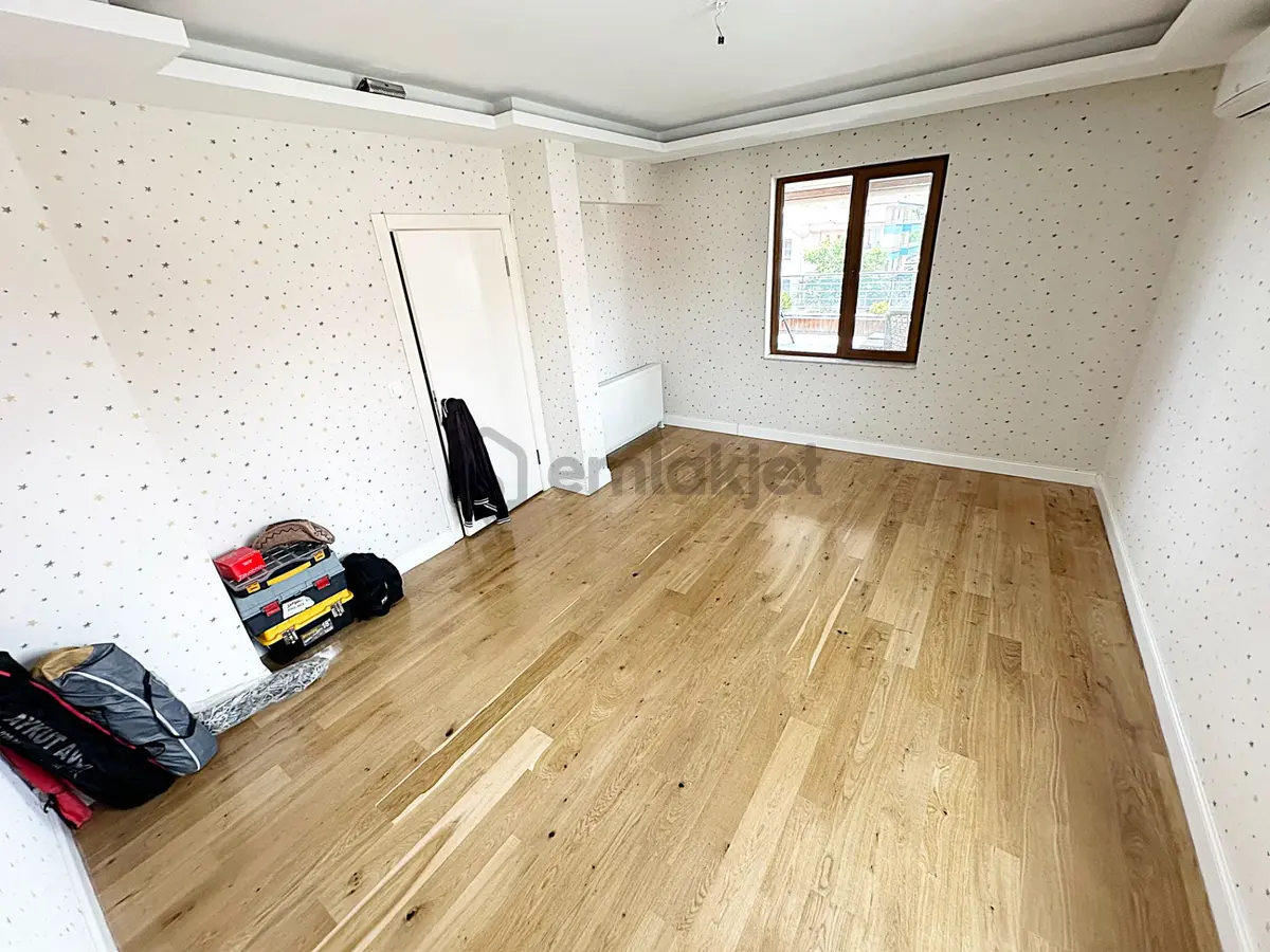Ayvalı Cadde Üzerin'de 1.kalite Özel Yapımlı Dublex Daire - 34
