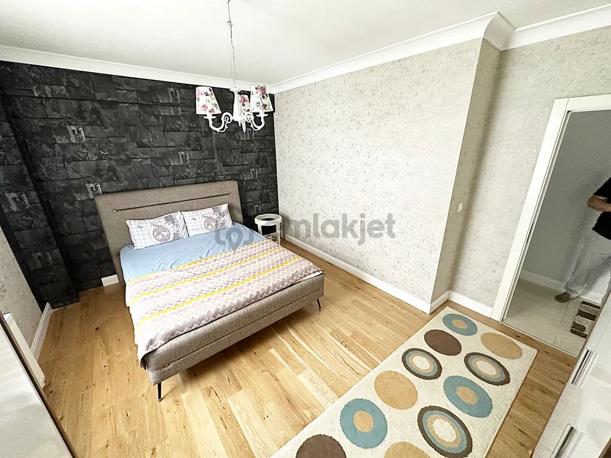 Ayvalı Cadde Üzerin'de 1.kalite Özel Yapımlı Dublex Daire - 19