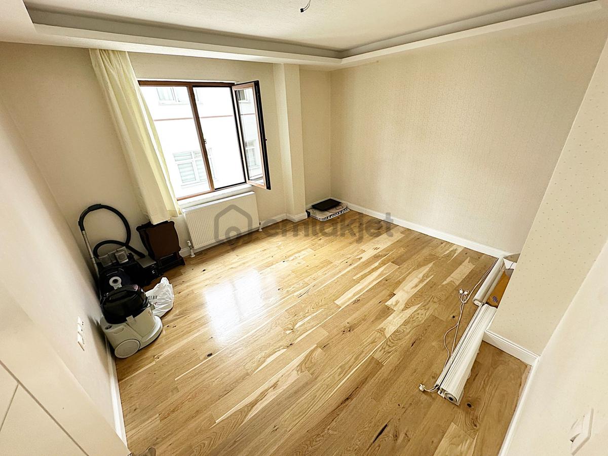 Ayvalı Cadde Üzerin'de 1.kalite Özel Yapımlı Dublex Daire - 15
