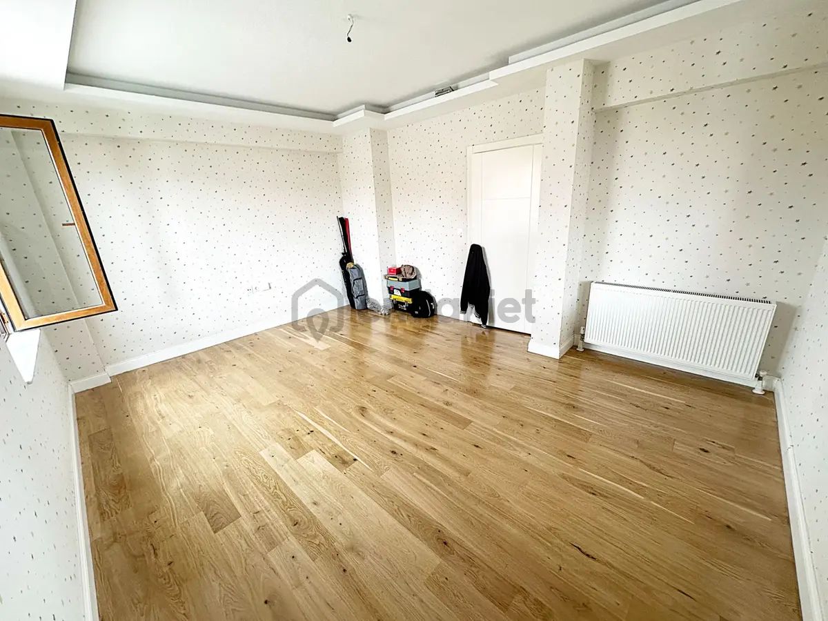 Ayvalı Cadde Üzerin'de 1.kalite Özel Yapımlı Dublex Daire - 33