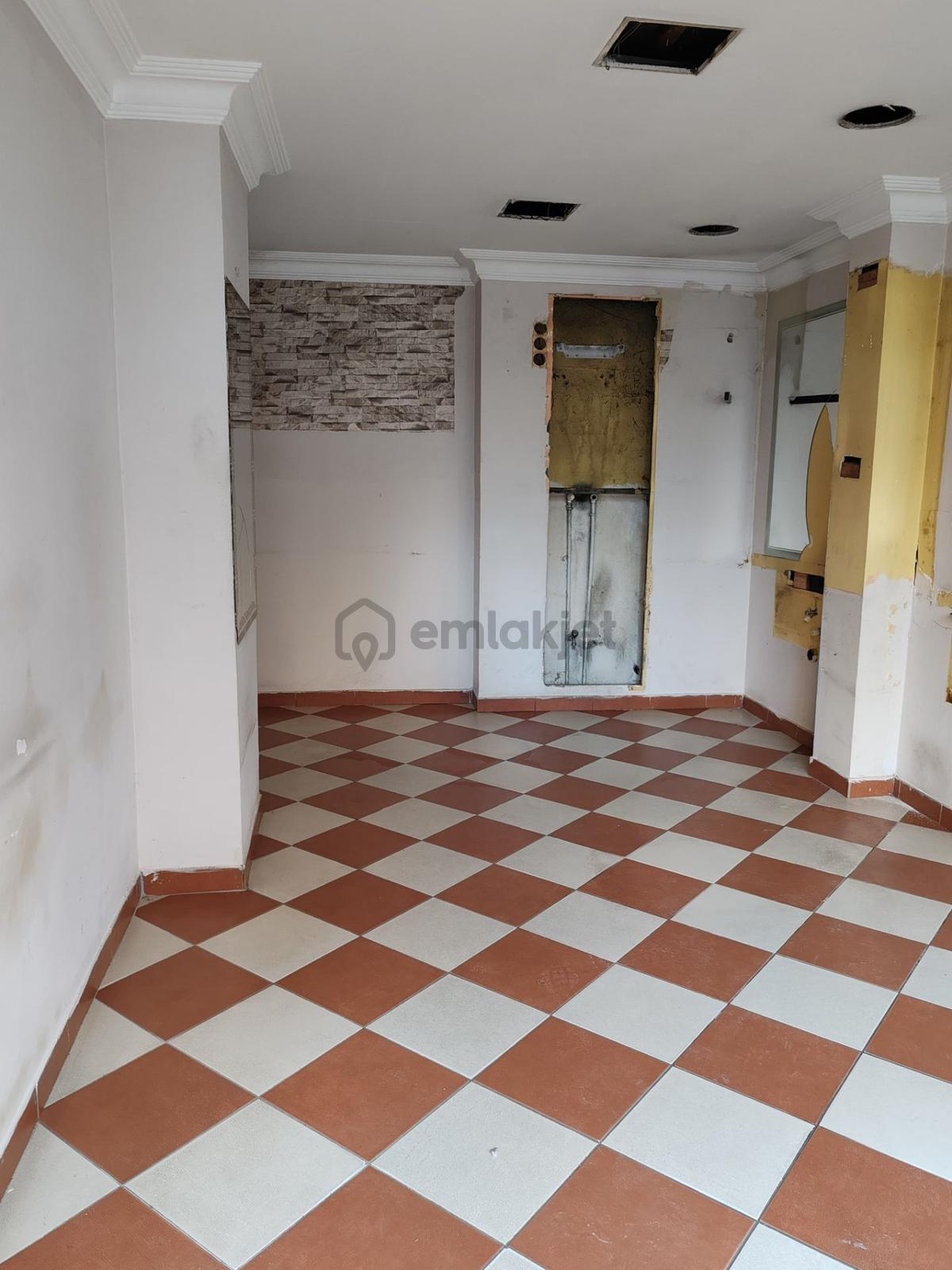Bulancak Meydanda 20m2 Kiralık Dükkan - 3