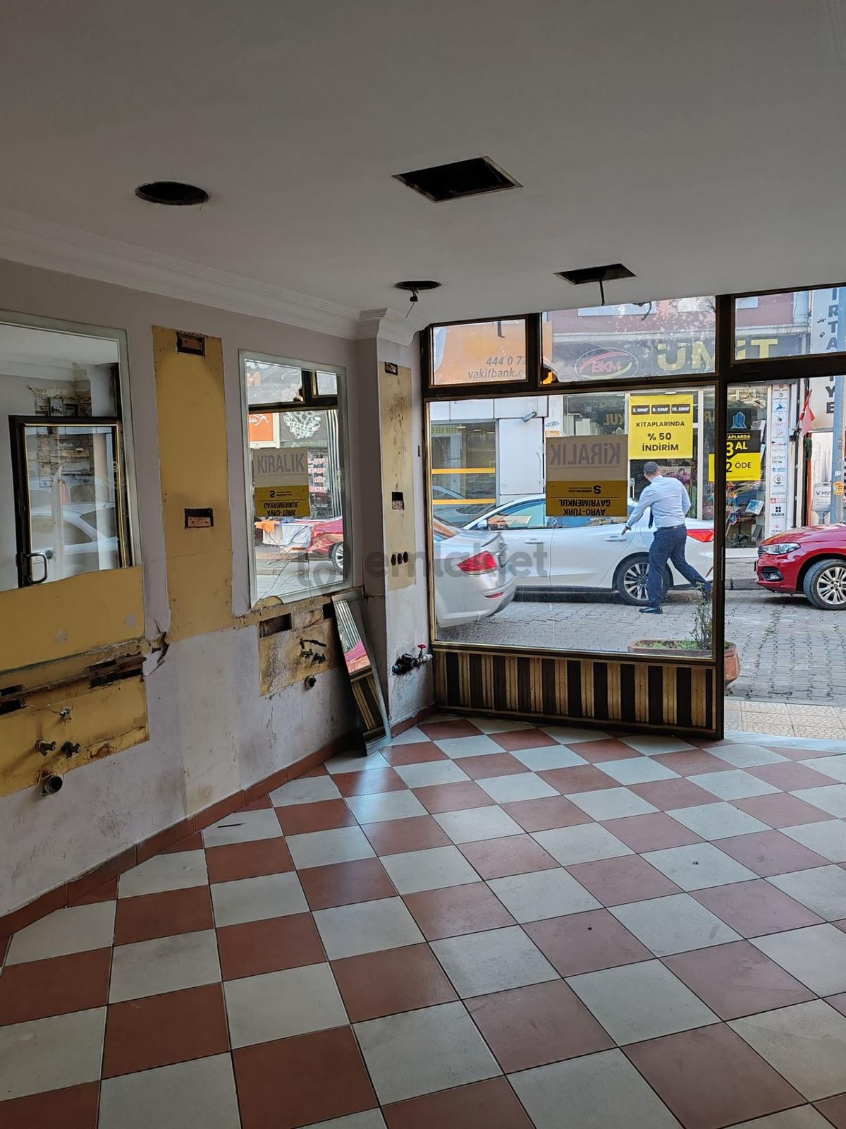Bulancak Meydanda 20m2 Kiralık Dükkan - 4