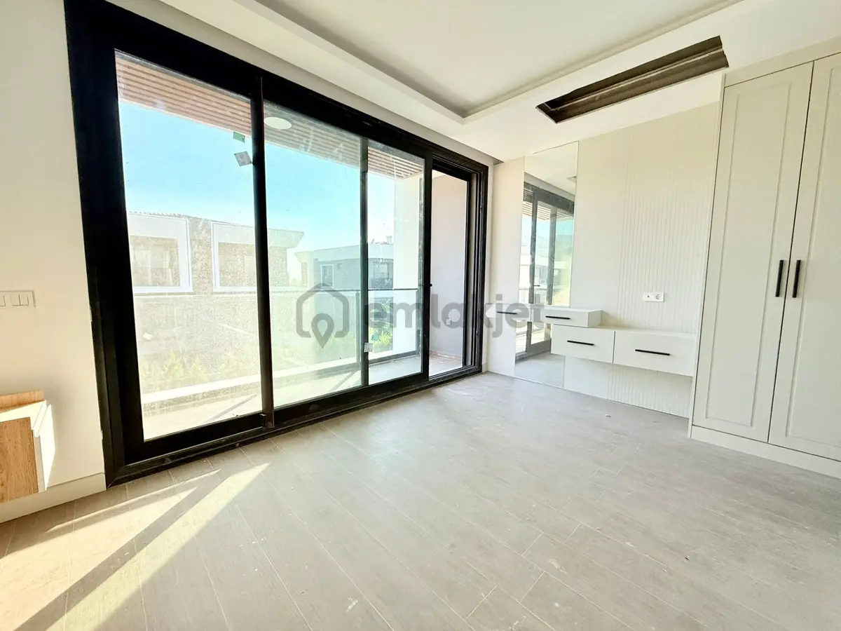 Bu Aya Ozel Fıyat !! Özel Havuz/otopark-geniş Bahçe-yerden Isıtma-lüx-son Kalan Fırsat Villalar - 27