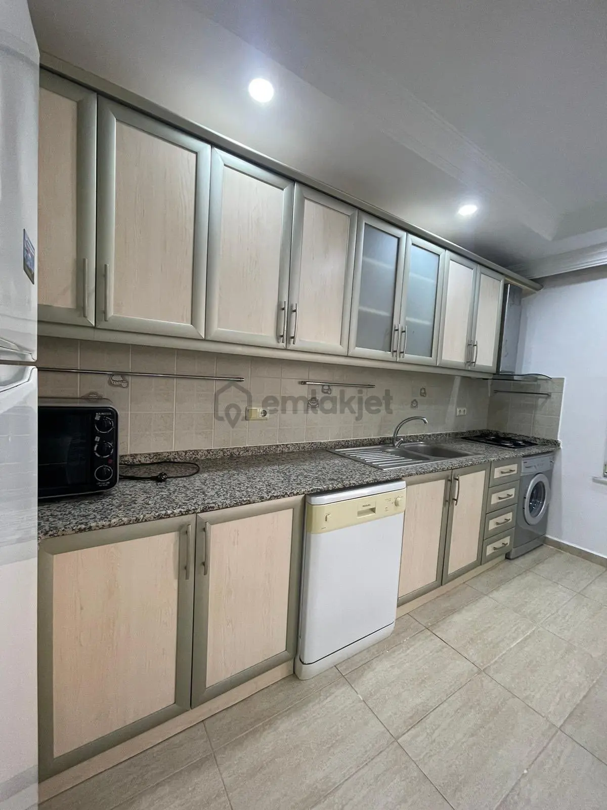 Merkez’de 2+1 Eşyalı Ayrı Mutfak Daire - 4