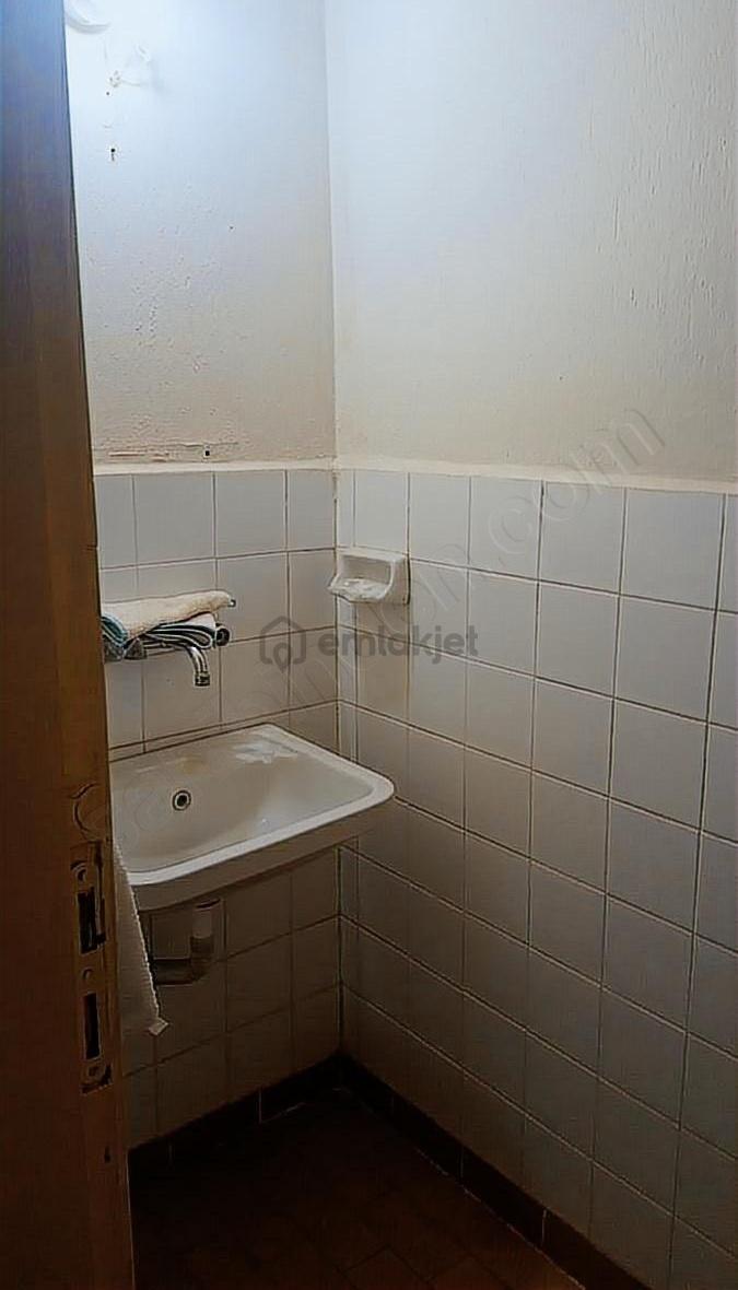 Kınıklıda 3 Katlı Müstakil Bina - 12