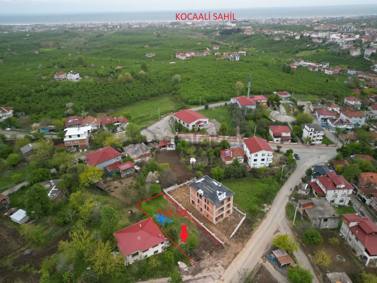 İmarlı Ev Yapımına Uygun 558 M2 Arsa