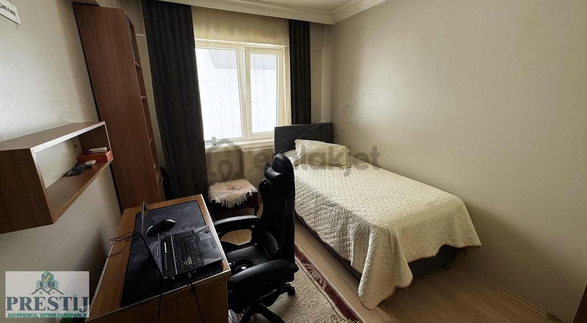 Güvenevler Mahallesinde 4+1 Doğalgazlı Güney Cepheli - 7