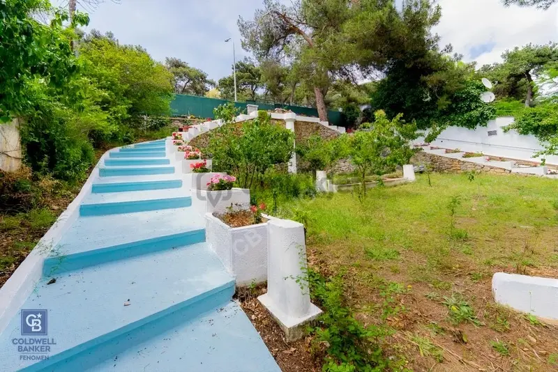 Büyükada Da Satılık Yalı - 11