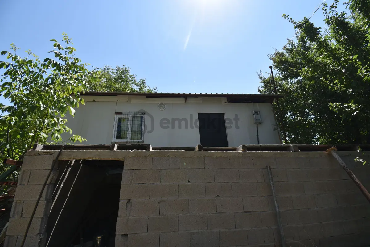 Tırtar Da İçerisinde Prefabrik Ev Bulunan Satılık Arsa - 19