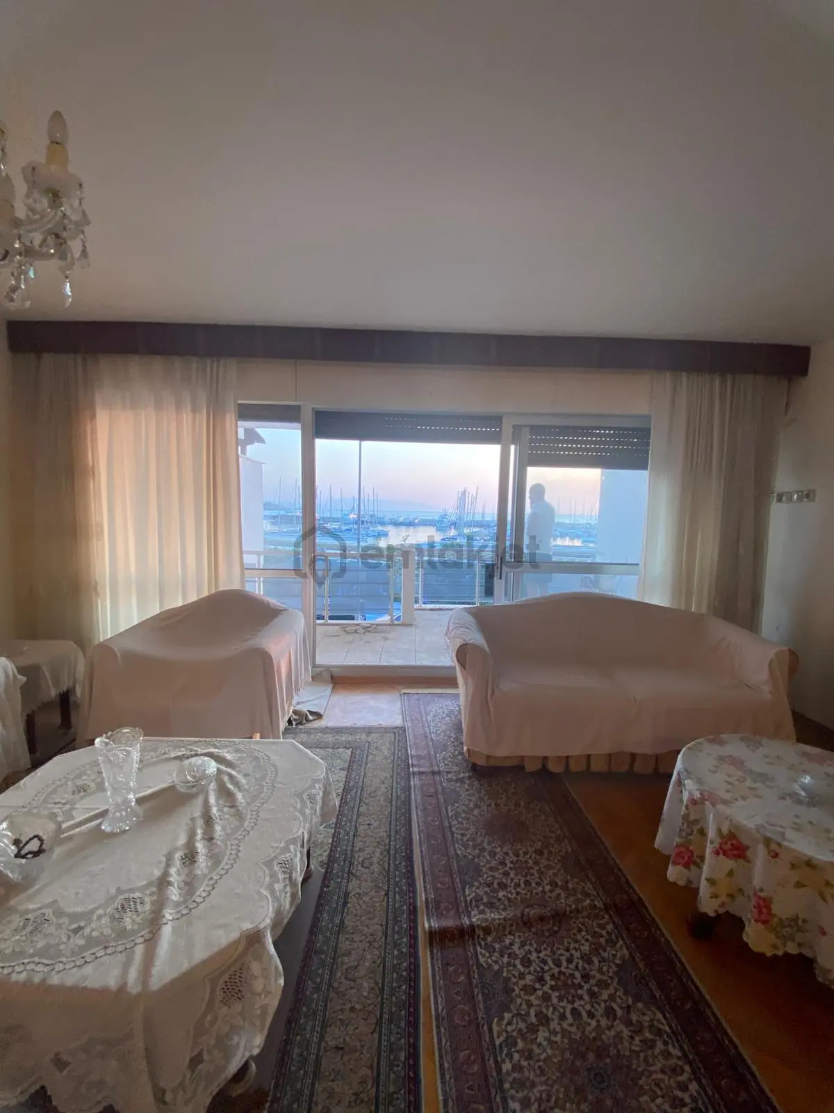 Kuşadası Marina'da Denize Sıfır Satılık 4+1 Daire - 3