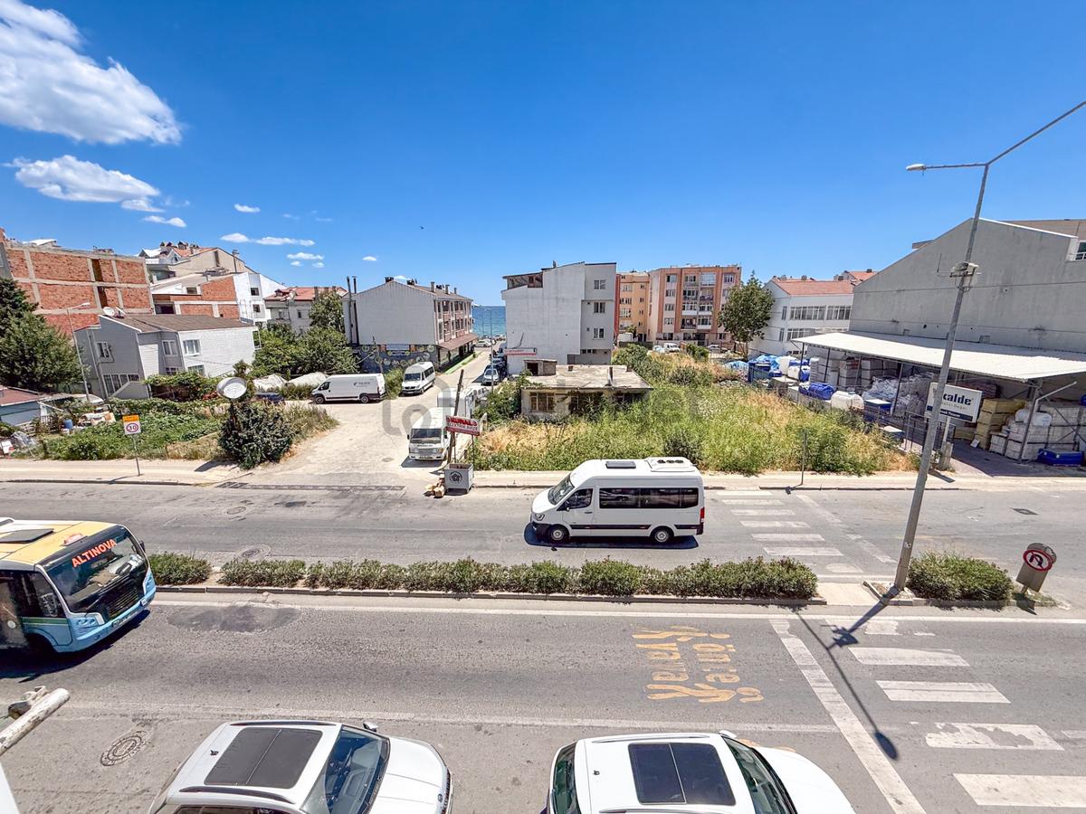 Altınova'da Cadde Üstünde Geniş 3+1 Satılık Daire - 33