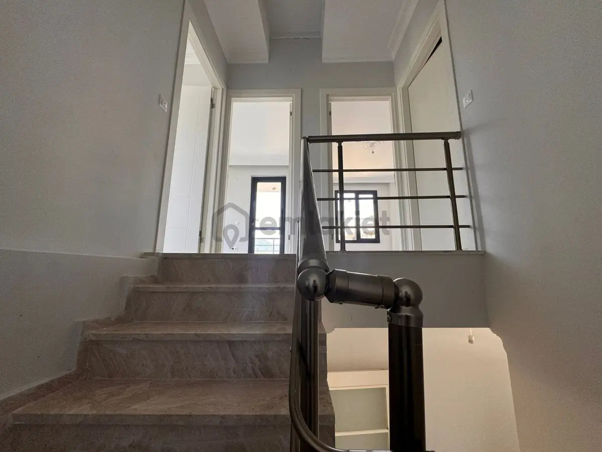 Edremit Gürede Site İçinde Denize Yürüme Mesafesinde 3+1 Villa - 14
