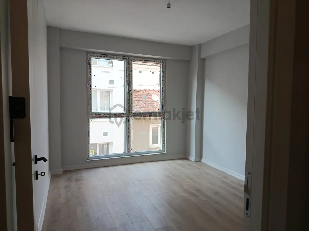 Sütlüce Mahallesinde Satılık 3+1 Daireler - 3