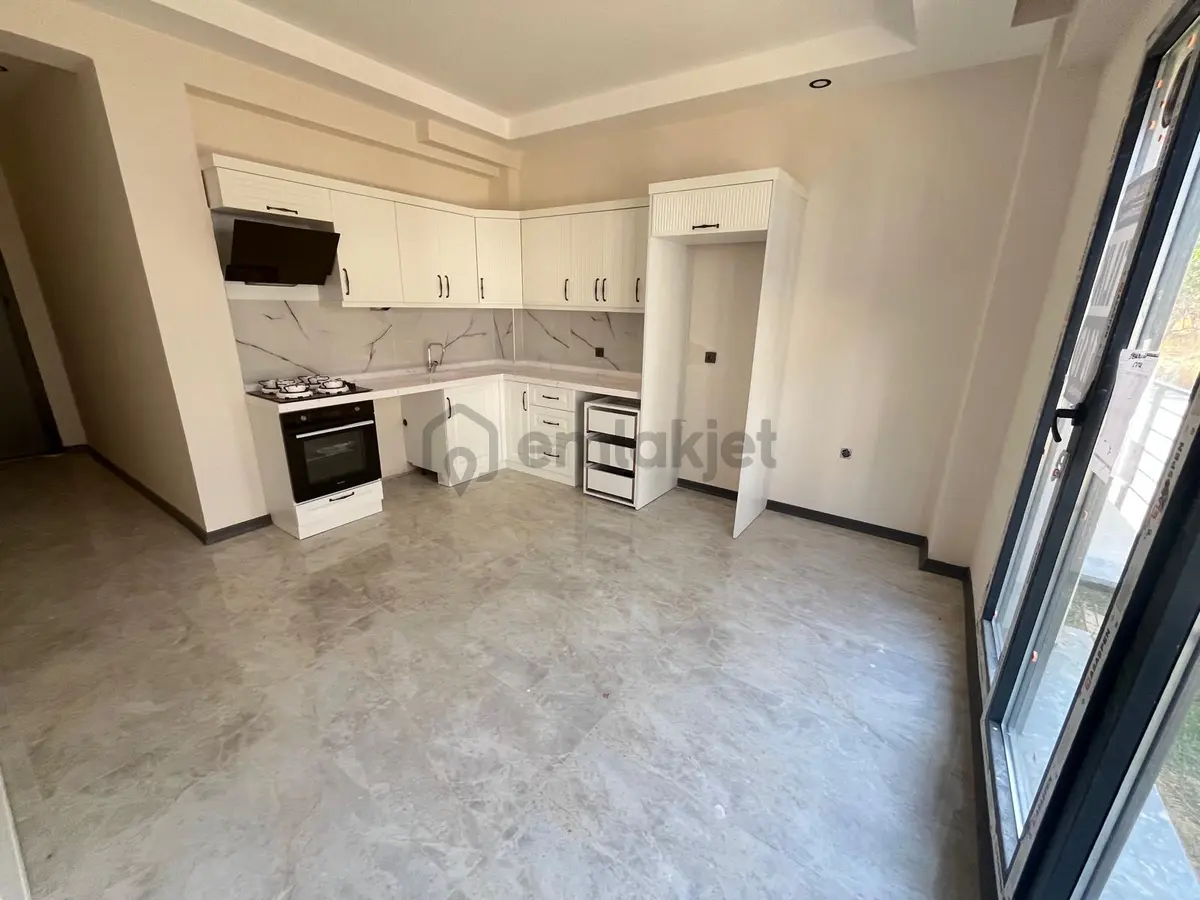 Güre Çamlıbelde Bahçe Kullanımlı Havuzlu Satılık 1+1 Daire - 9