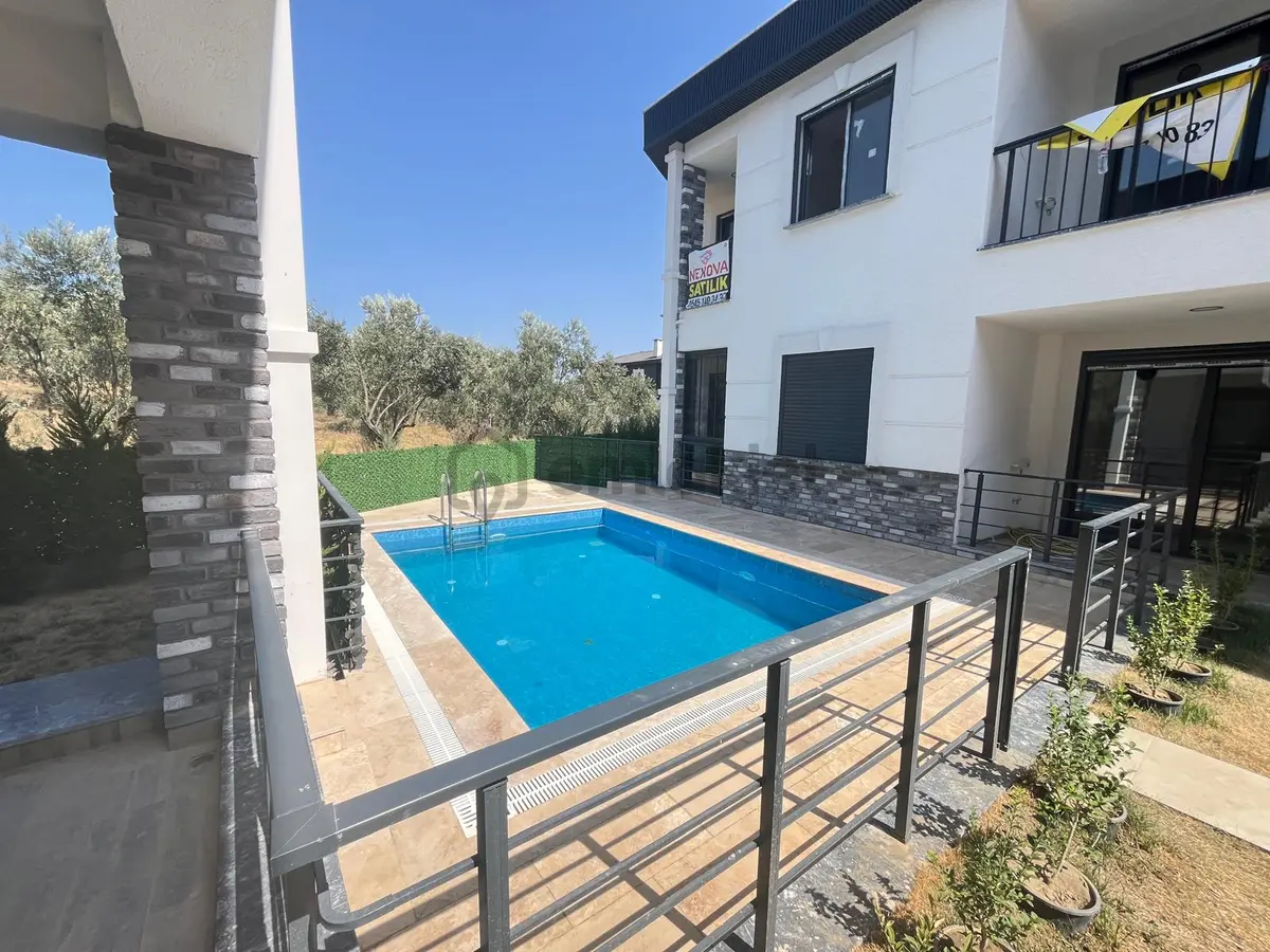 Güre Çamlıbelde Bahçe Kullanımlı Havuzlu Satılık 1+1 Daire - 17