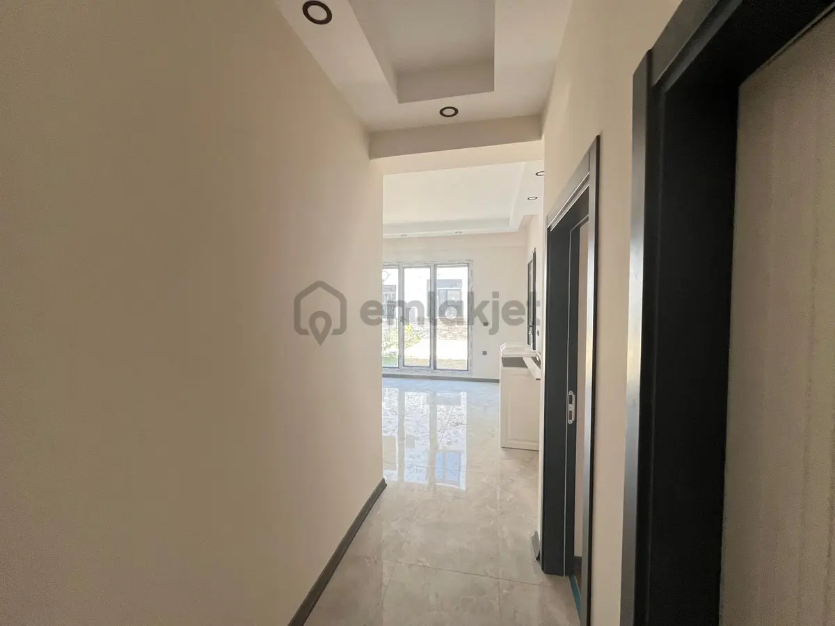 Güre Çamlıbelde Bahçe Kullanımlı Havuzlu Satılık 1+1 Daire - 15