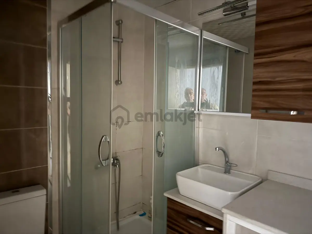 Menderes Mithat Paşa Mahallesinde Satılık 3+1 - 25