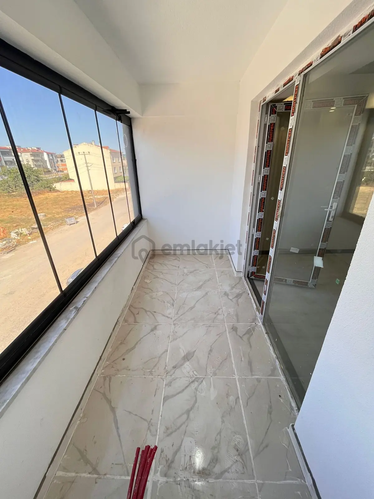 Hatip'te 2+1 Sıfır İskanlı Ara Kat Satılık Ebeveyn Banyolu Daire - 2