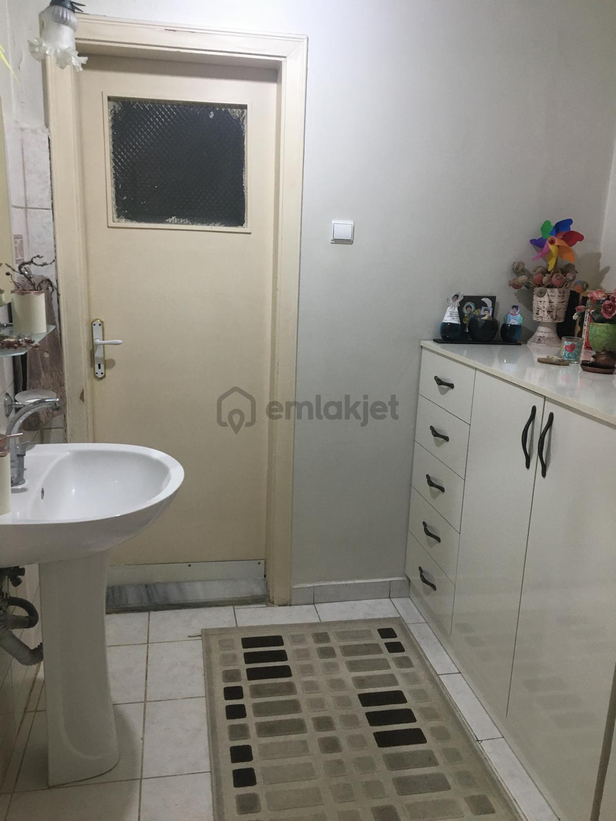 İhsaniye De Bakımlı 4+1 Arakat Daire - 8