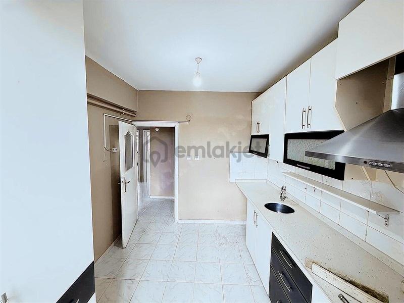 Küçükçekmece Halkalı Tek Daire Üzeri Bina 100m2 2+1 Güney Cephe - 5