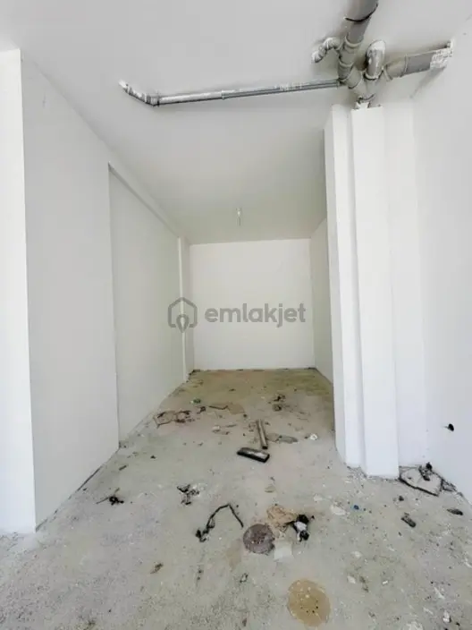 Kurumsala Uygun Geniş Depolu Dükkan - 20