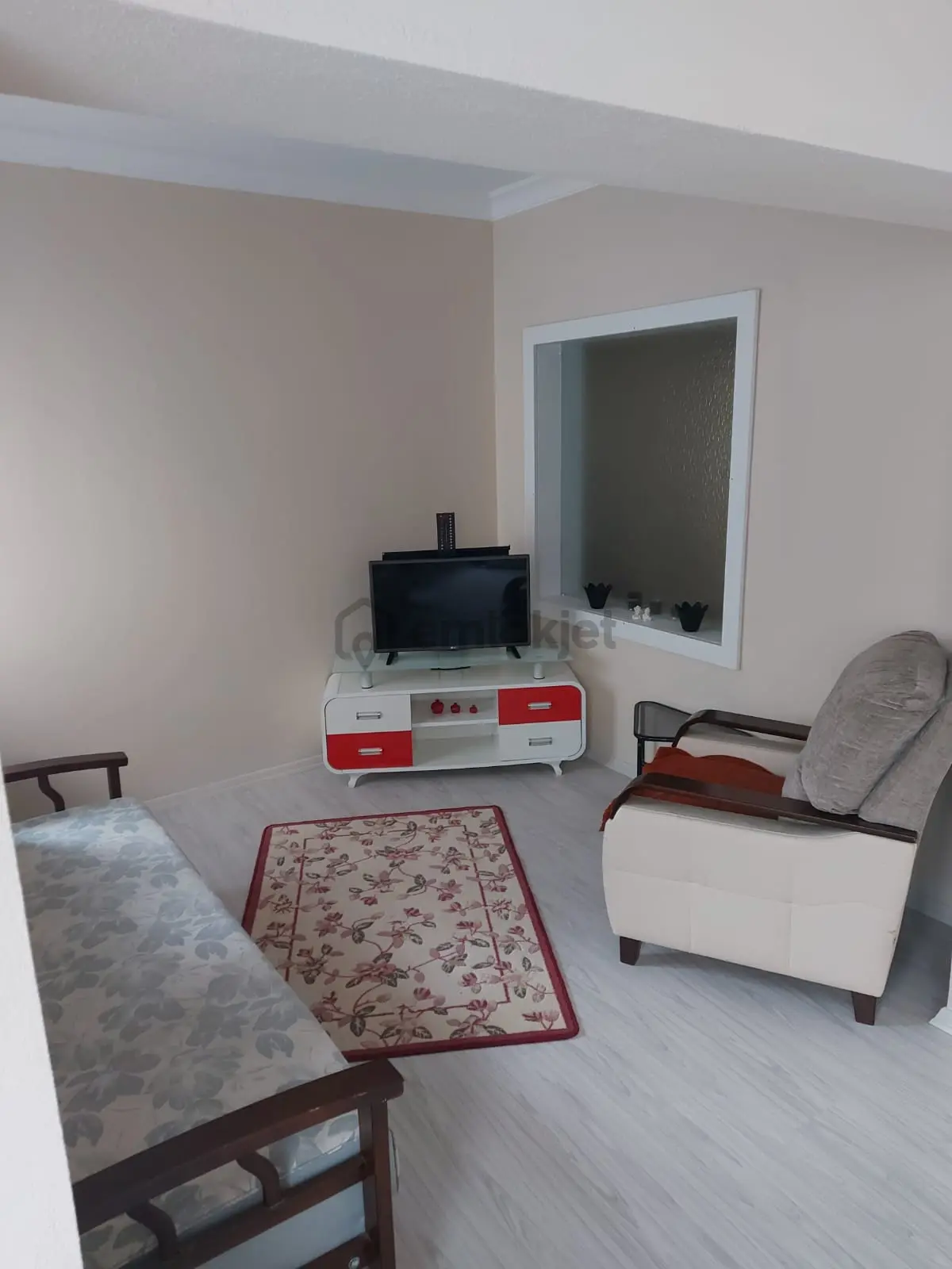 Eski Pzar Caddesinde 1+1 Full Eşyalı Satılık Daire - 2