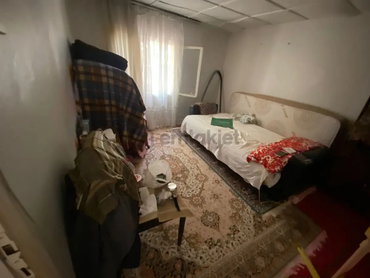 Acill Konak Ulubatlı Mah.de 120m2 Arsa İçerisinde Tek Katlı Çatılı Müstakil Ev - 6