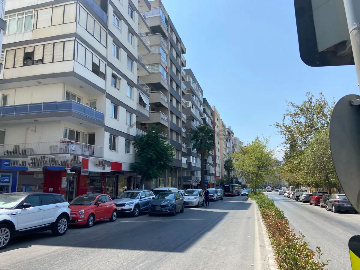 Bornova Mustafa Kemal Caddesinde Satılık Dükkan - 6