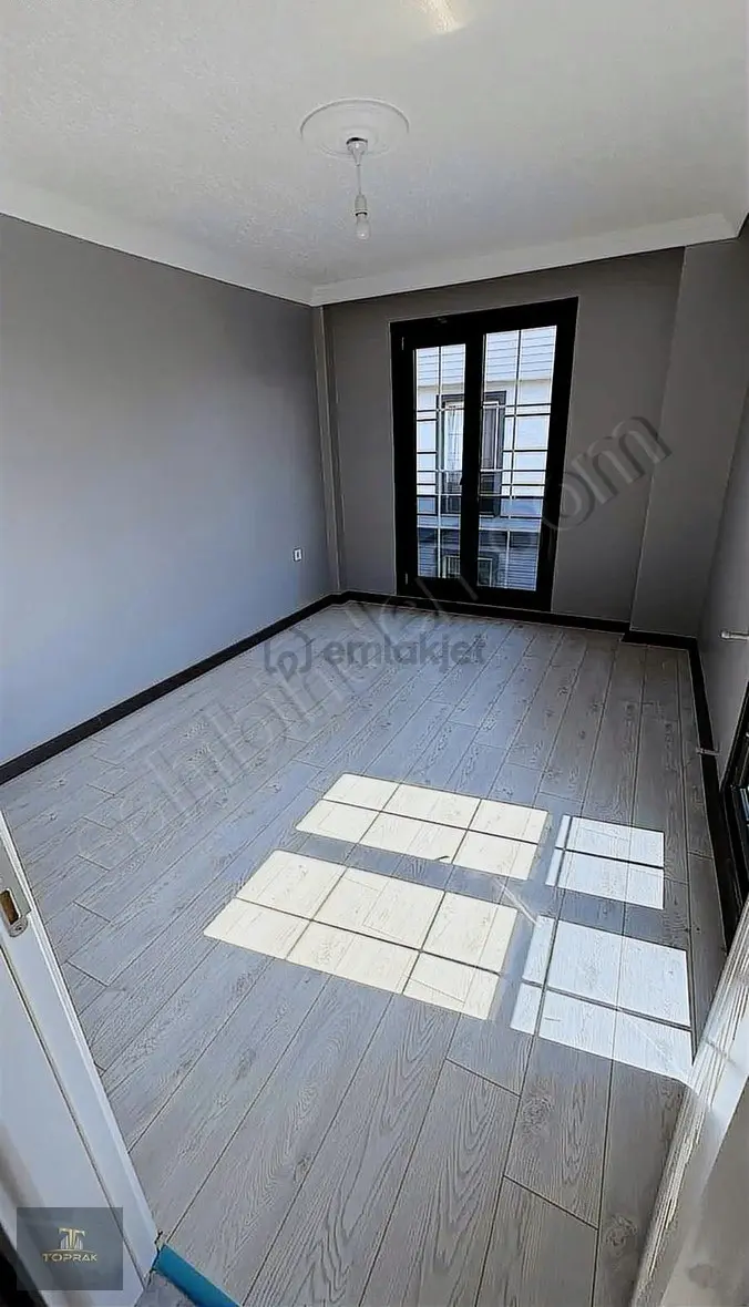 Toprak İnşaatan Havuzlu Müstakil Villa - 3