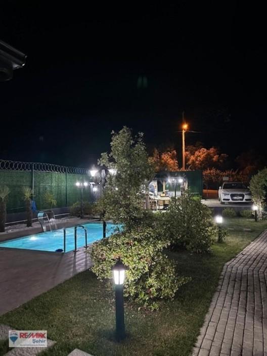 Remax Şehirden Akköy De Özel Yapım Ahşap Villa - 35