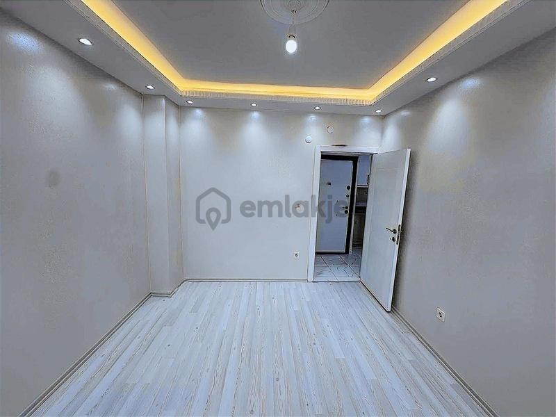 Hürriyetcemilbengücaddesinde Metro Dibinde32binkiracısatılık1+1 - 5
