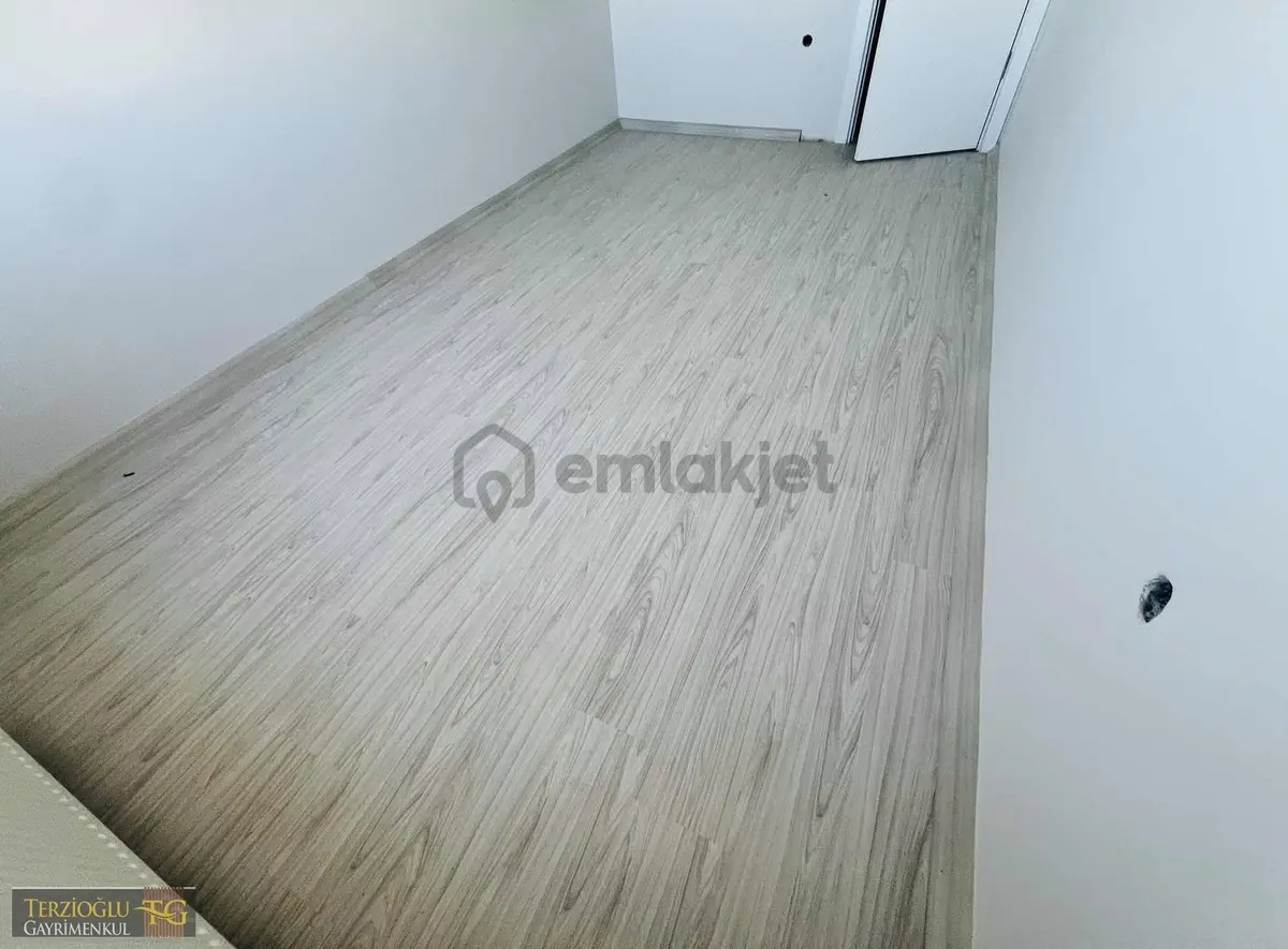 Terzioglu'ndan Kadıköyde Satılık 2+1 Daire - 11