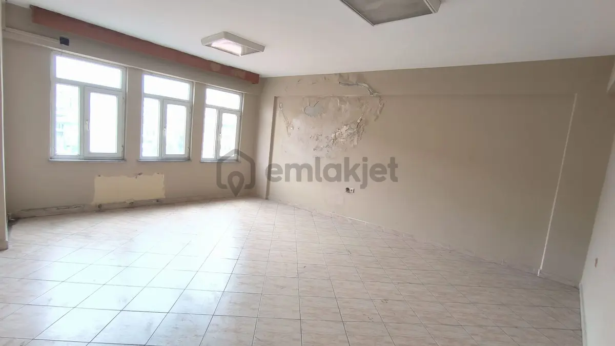 Trabzon Uzun Sokakta Satılık Ofis - 24