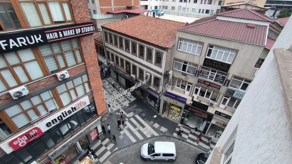 Trabzon Uzun Sokakta Satılık Ofis - 25