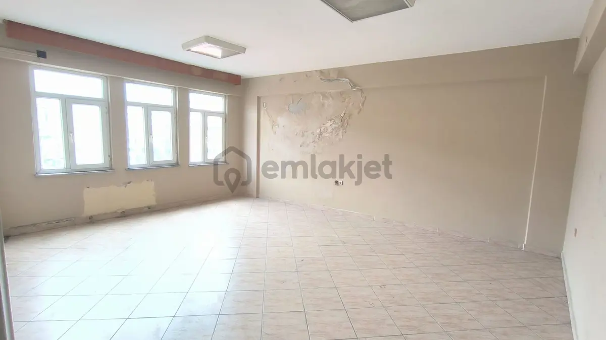 Trabzon Uzun Sokakta Satılık Ofis - 23
