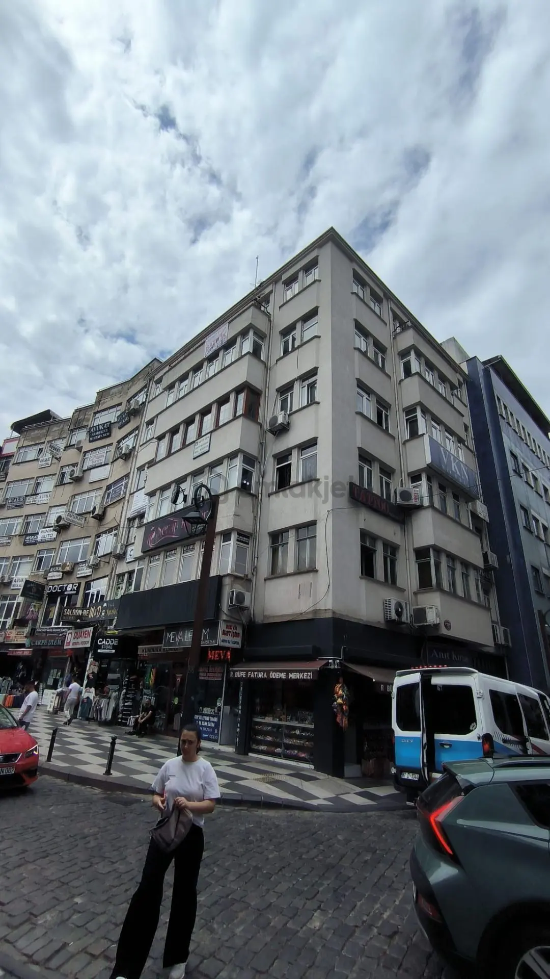 Trabzon Uzun Sokakta Satılık Ofis - 4