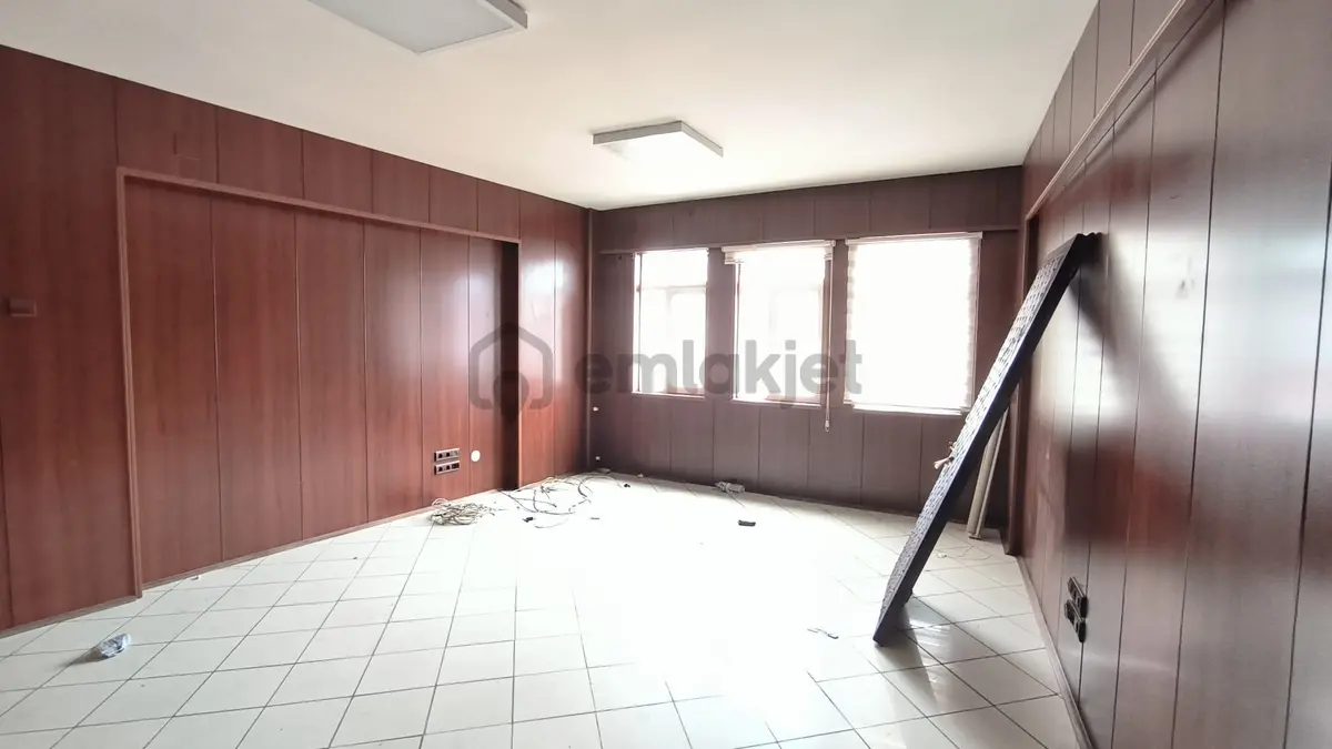 Trabzon Uzun Sokakta Satılık Ofis - 5