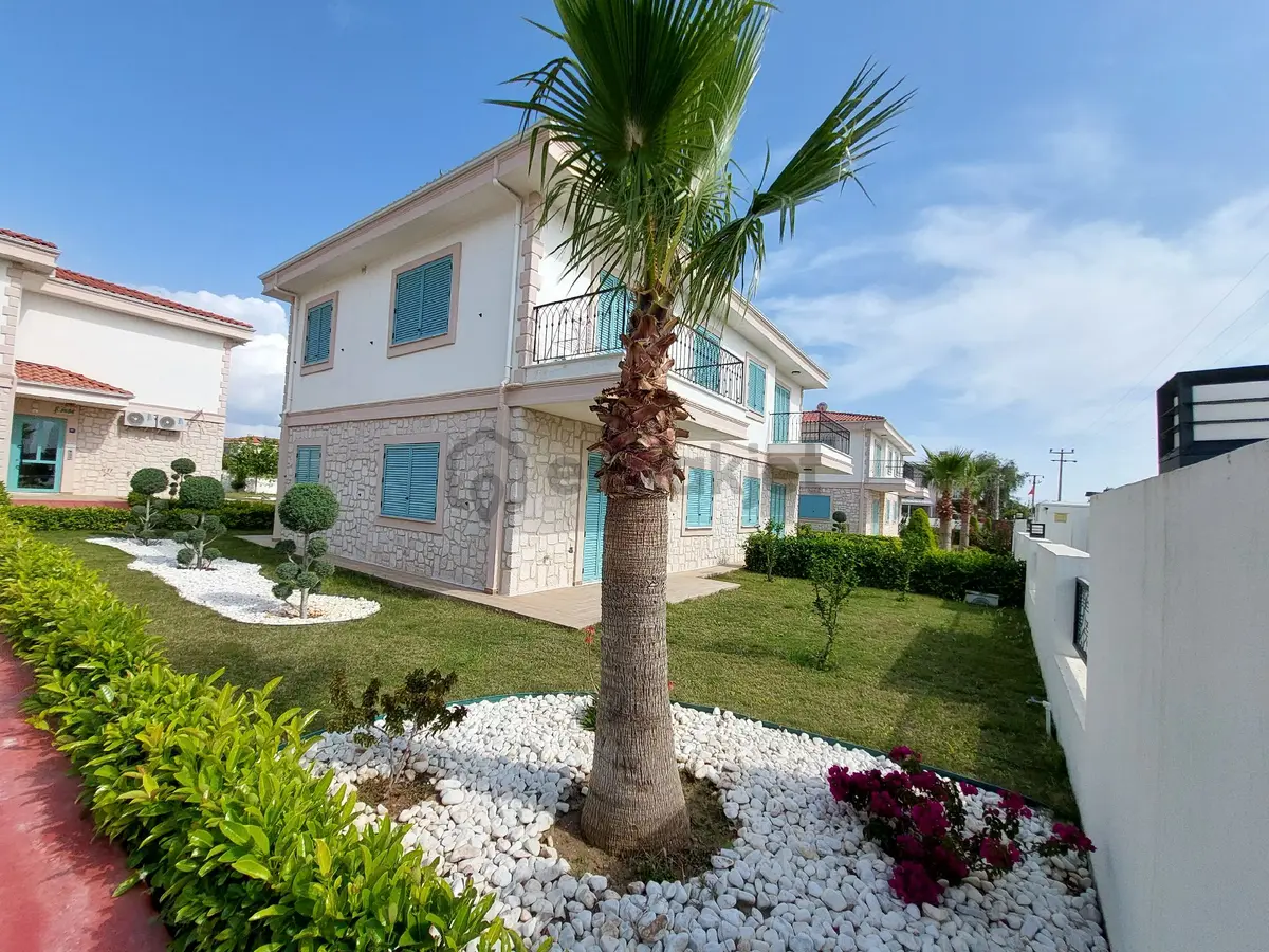 Denize 200m 2+1villa Tarzında Çift Havuzlu - 8