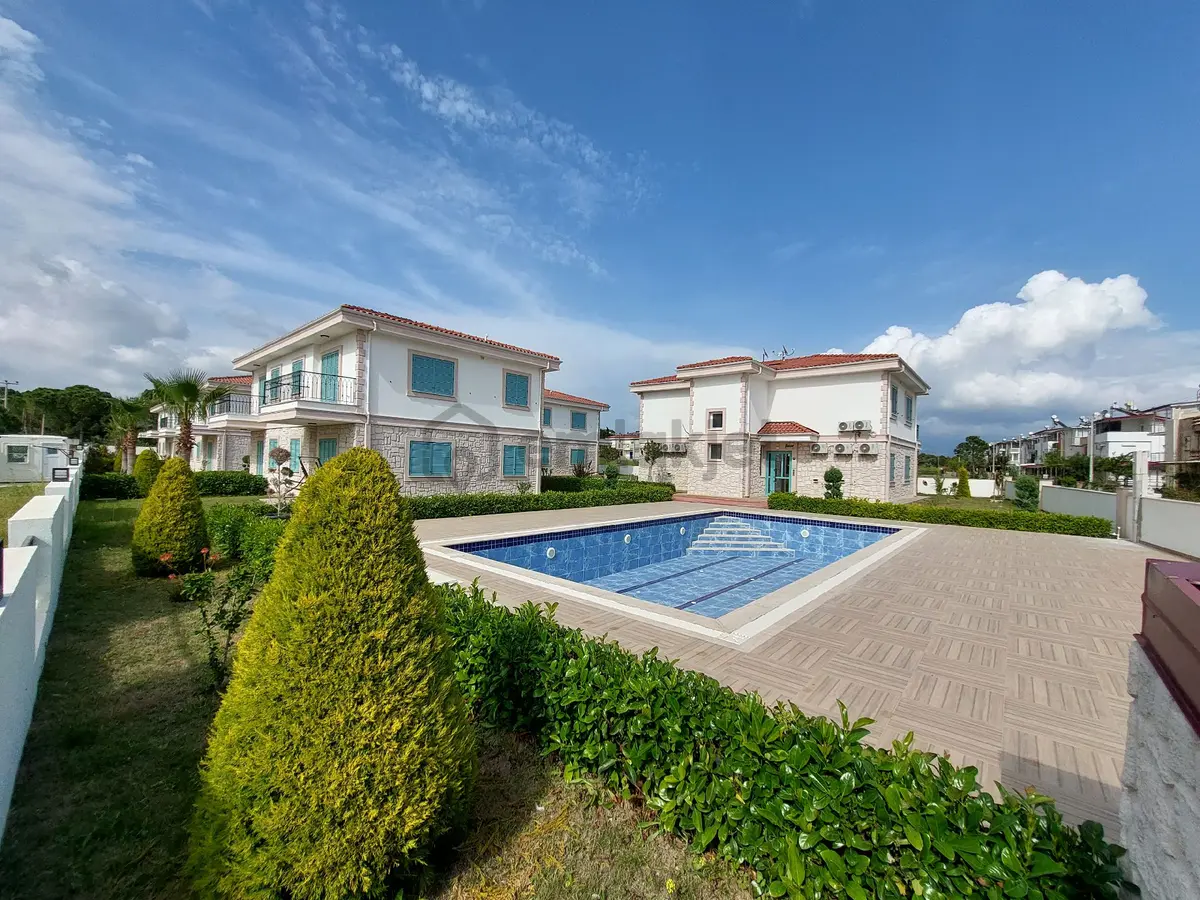 Denize 200m 2+1villa Tarzında Çift Havuzlu - 9