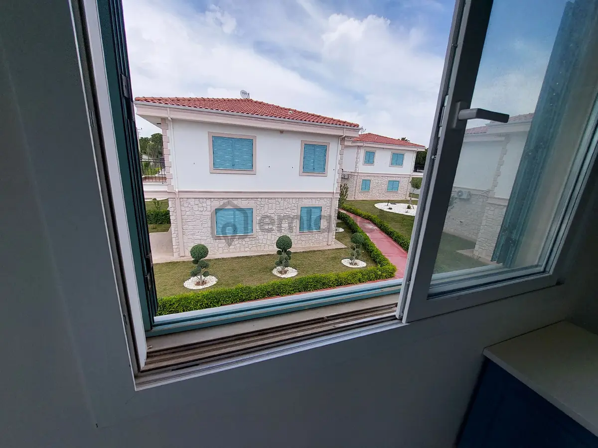 Denize 200m 2+1villa Tarzında Çift Havuzlu - 31