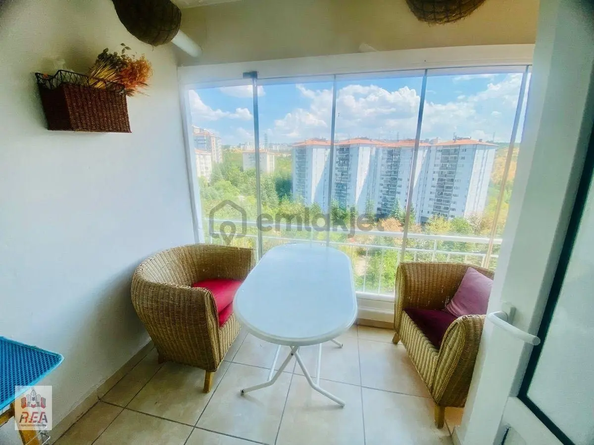 Çiğdemde Sitede Manzaralı Bakımlı Eşyalı 3+1 Daire - 11