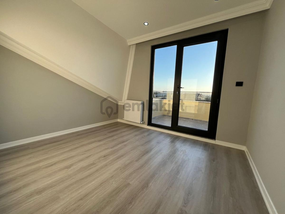 Müstakil Bahçeli Havuzlu Manzaralı 4+1 Villa - 25