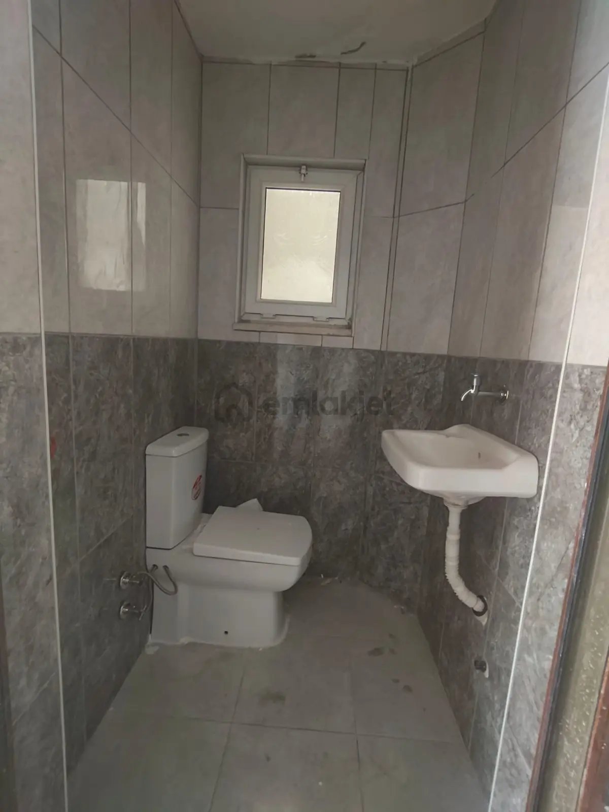 Ciftlik Mahallesinde Satılık Yapılı Temiz Daire - 12