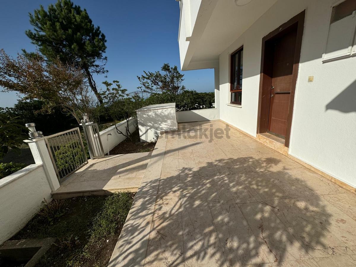 Alandere Mahallesinde Denize Sıfır 4+1 Villa - 10