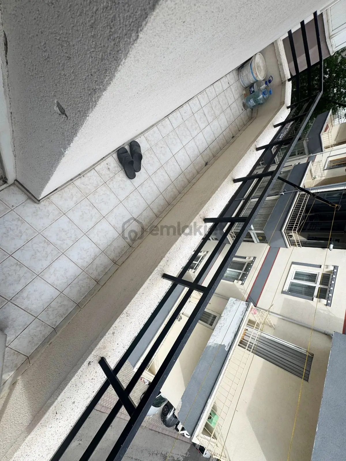 Kafkaslar'da Cadde Üzeri Katta Daire! - 12