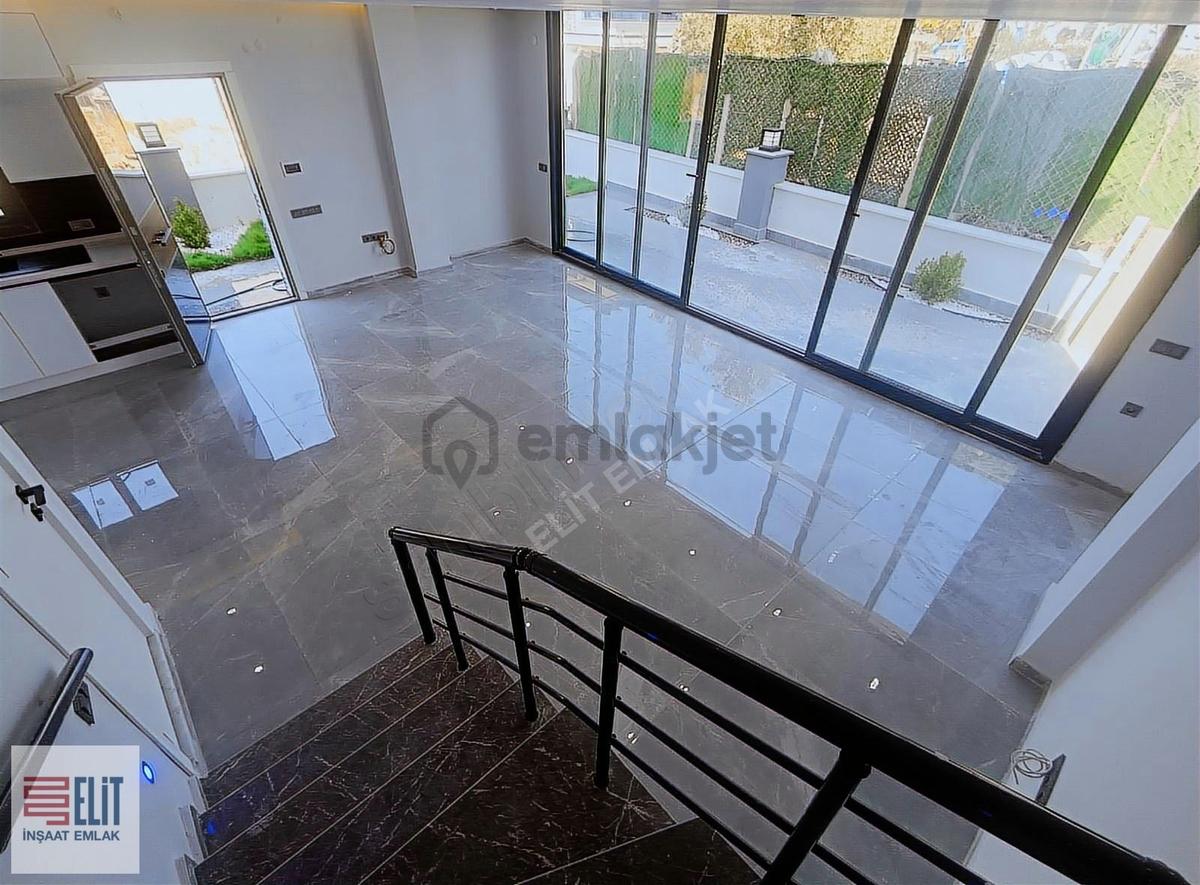 Didim'de Deniz Manzaralı Geniş Teraslı Villa - 26