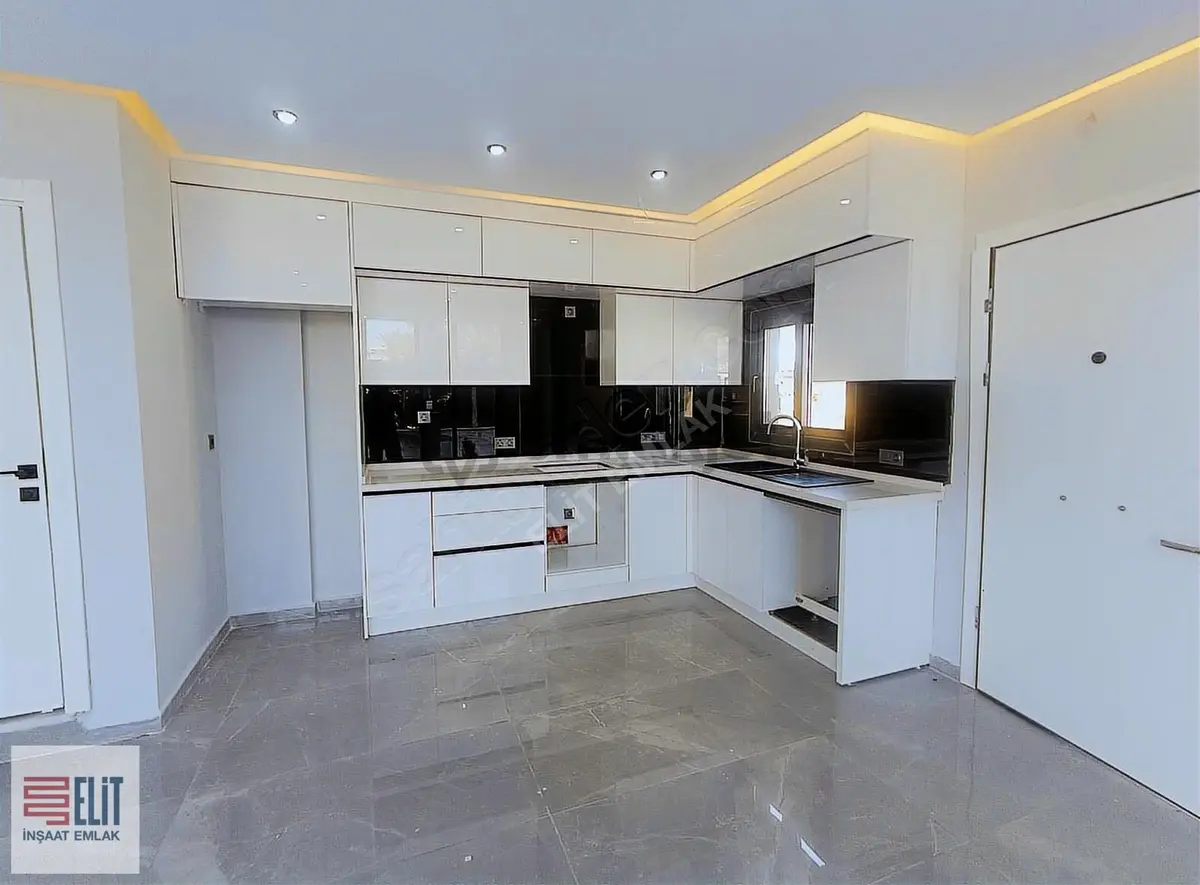 Didim'de Deniz Manzaralı Geniş Teraslı Villa - 15