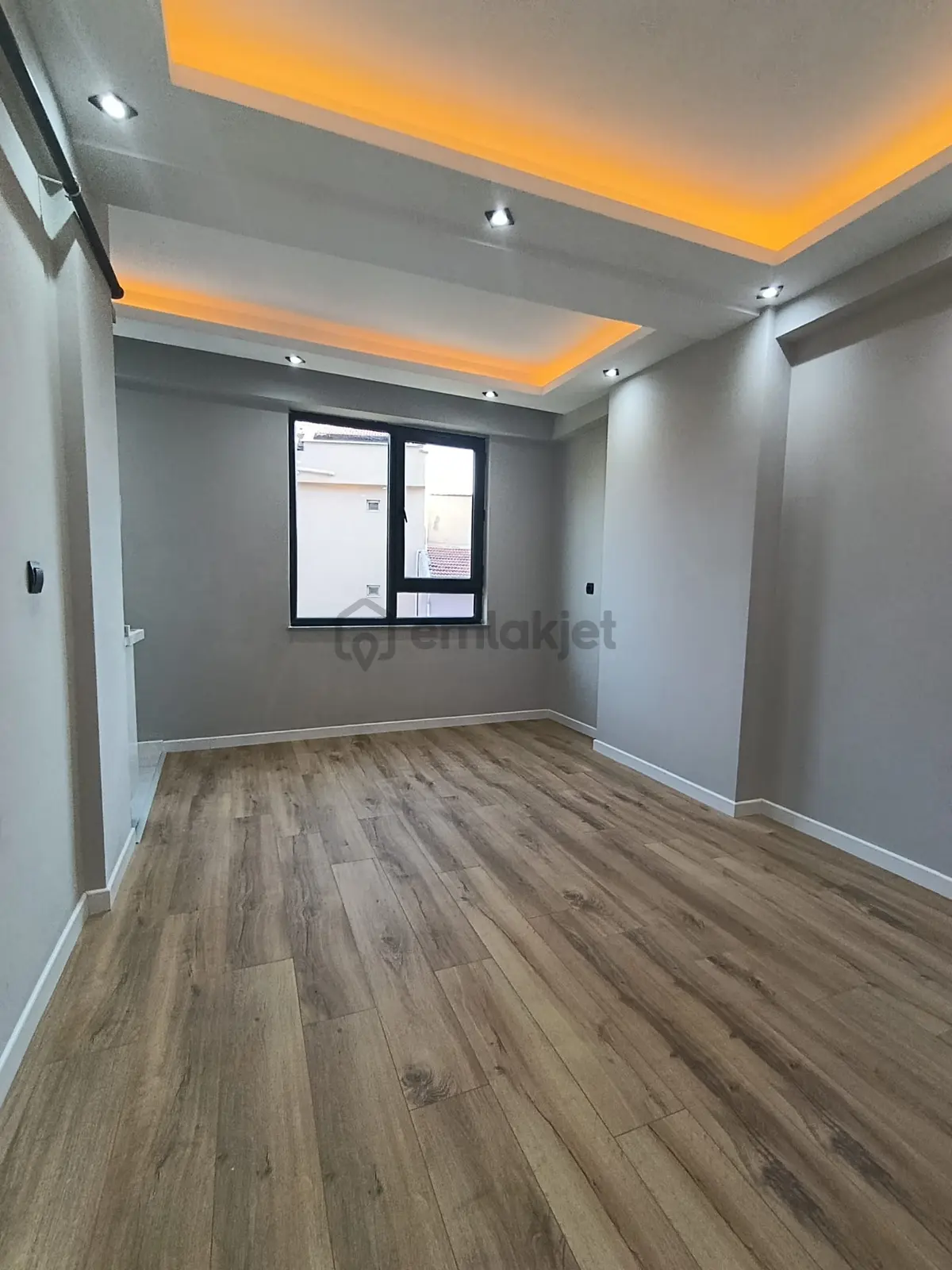 Çamlıca Mahallesinde Satılık 1+1 Daire - 4