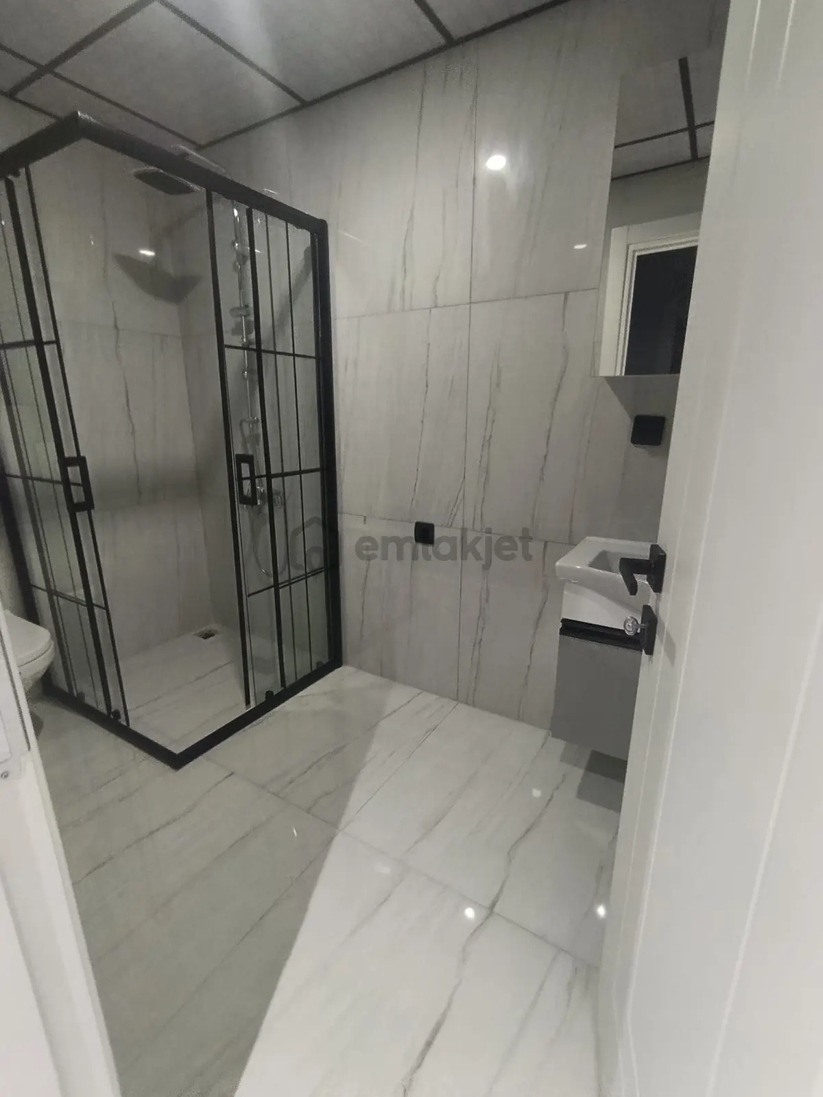 Çamlıca Mahallesinde Satılık 1+1 Daire - 10